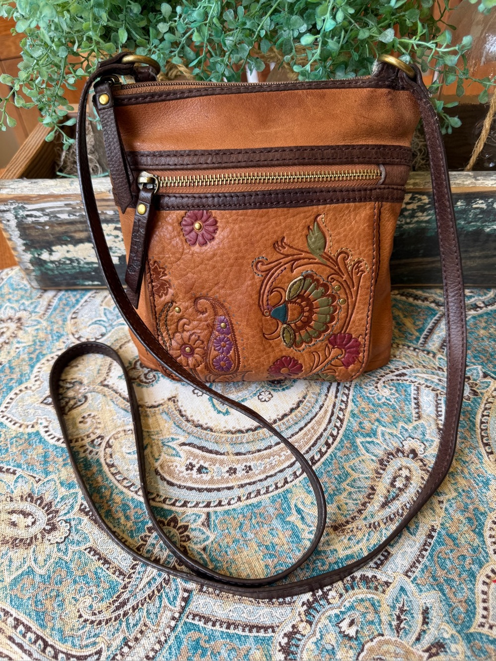 Fossil Long Live Vintage Tooled Floral Paisley Leather Crossbody Bag Y2K Boho